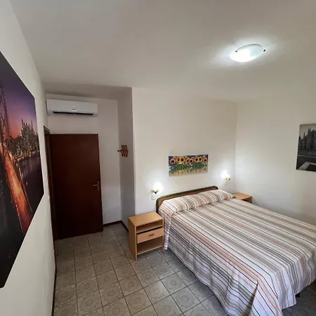 Delfini * Principina a Mare