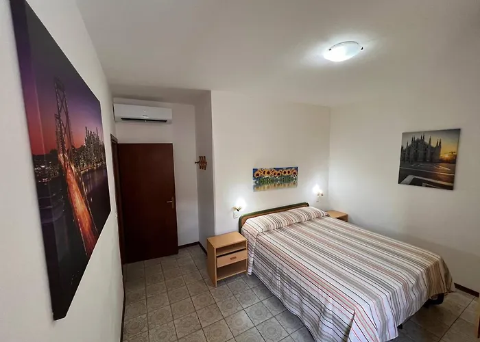 Delfini * Principina a Mare